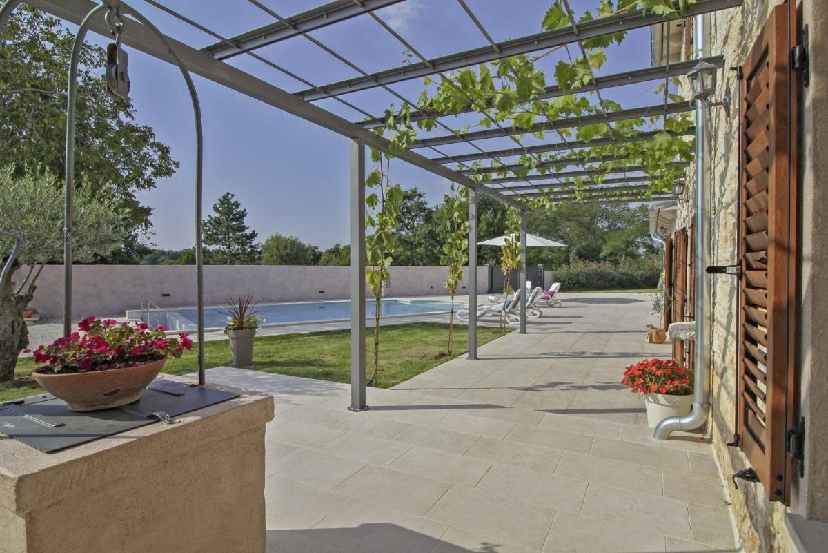 Villa Marija In Pekici Svetvincenat Exterior photo