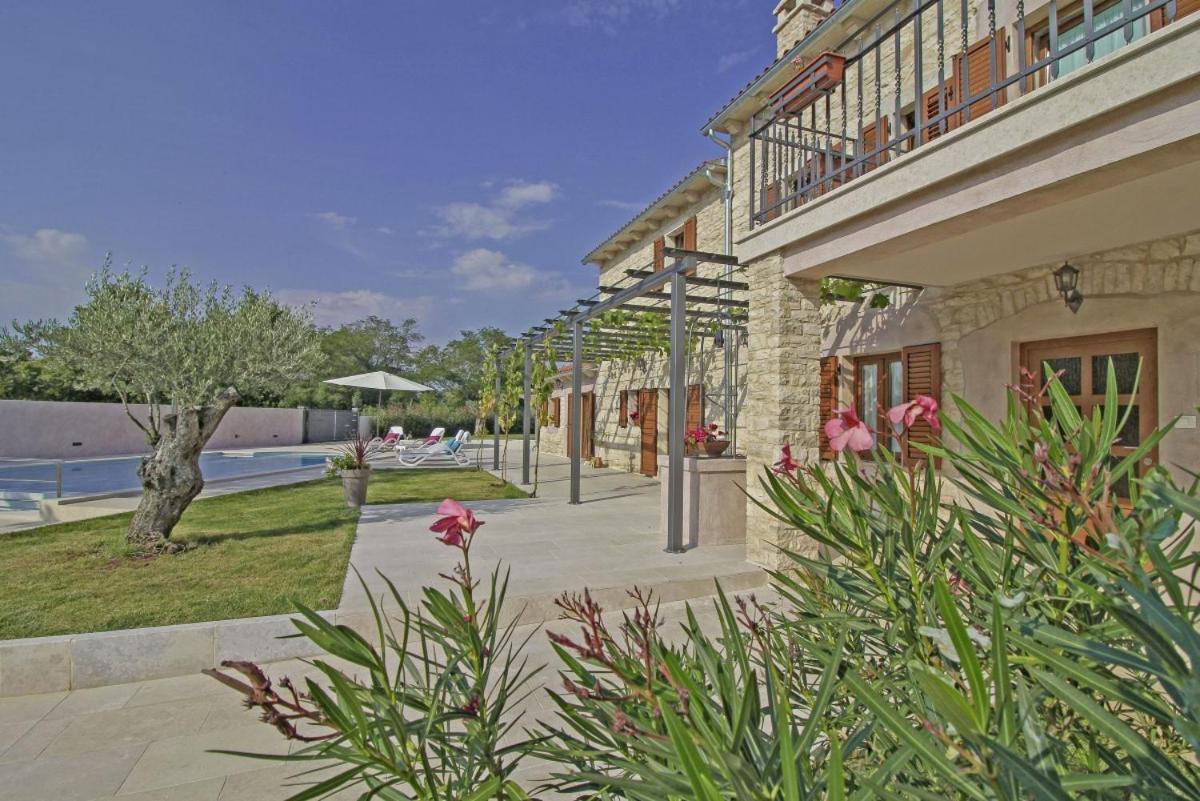 Villa Marija In Pekici Svetvincenat Exterior photo